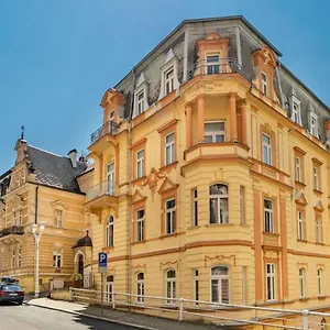 Na Karlovarské Ul Apartmán